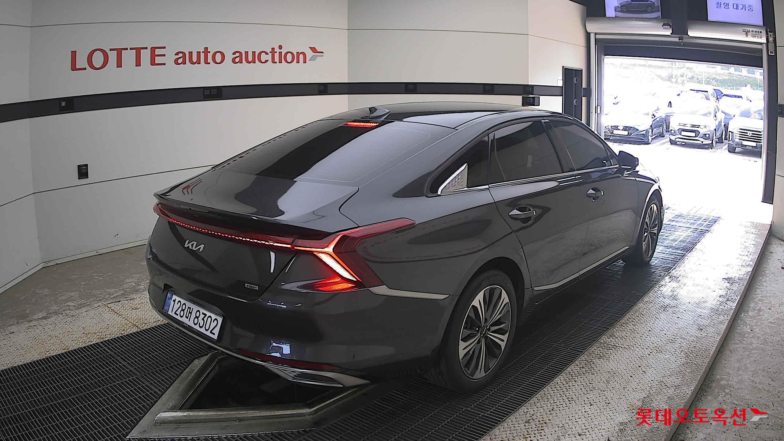 2022 - kia k8