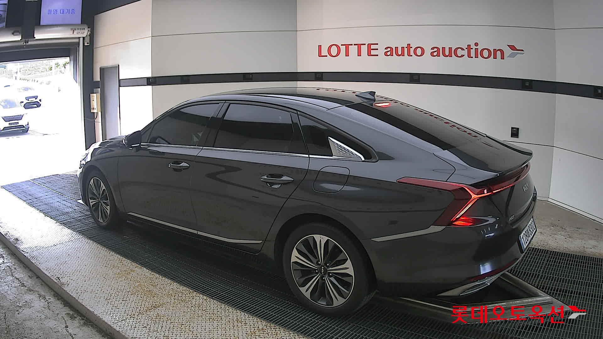 2022 - kia k8