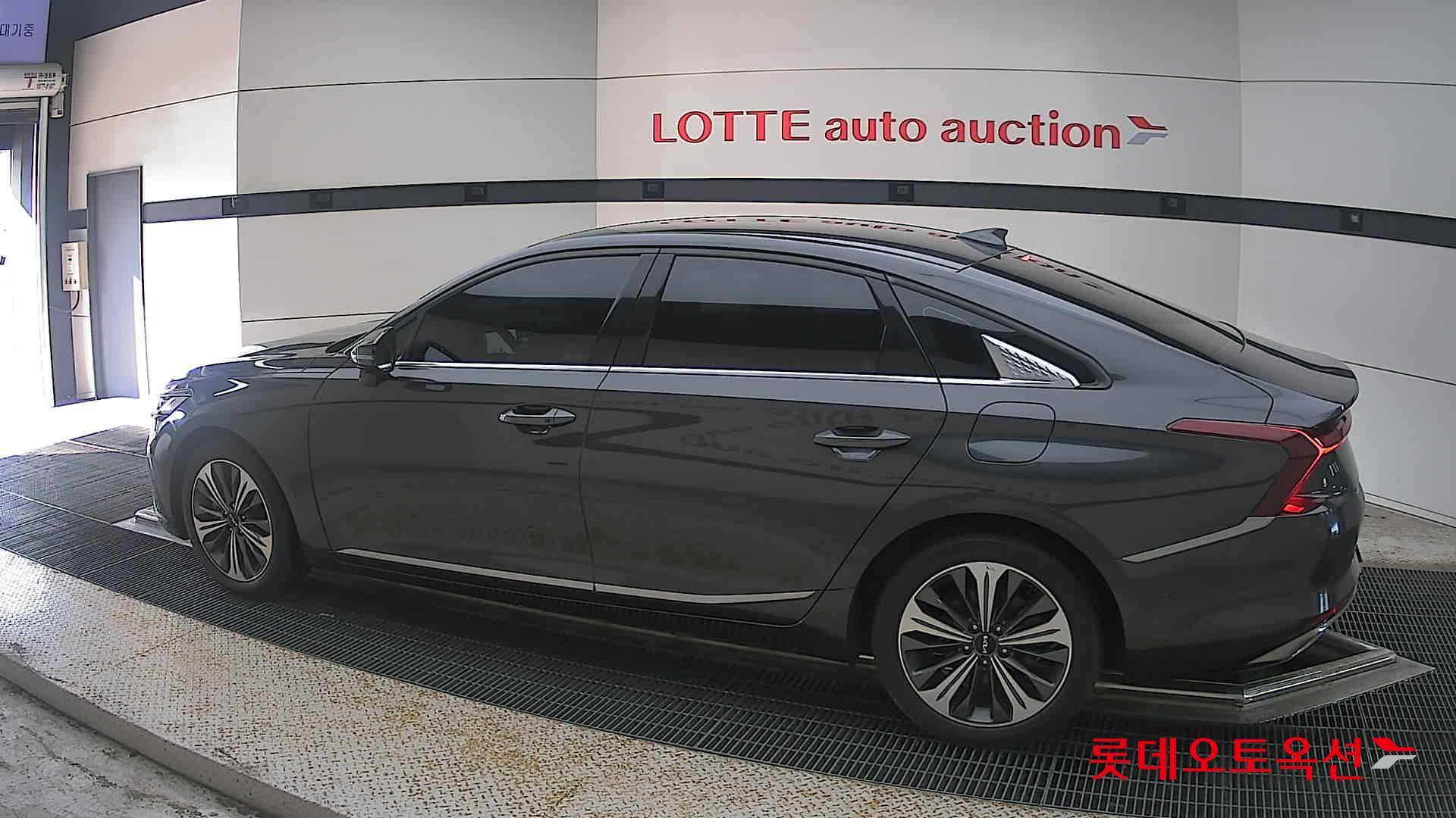 2022 - kia k8