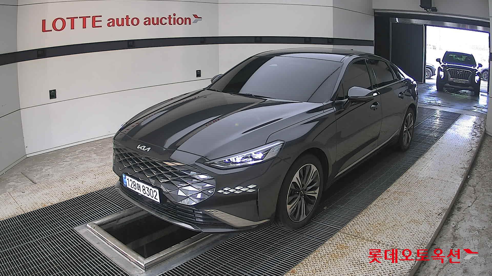 2022 - kia k8