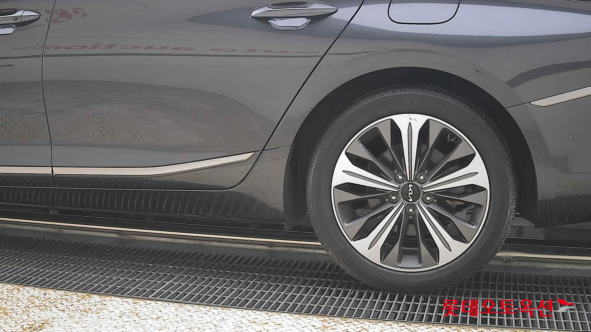 2022 - kia k8