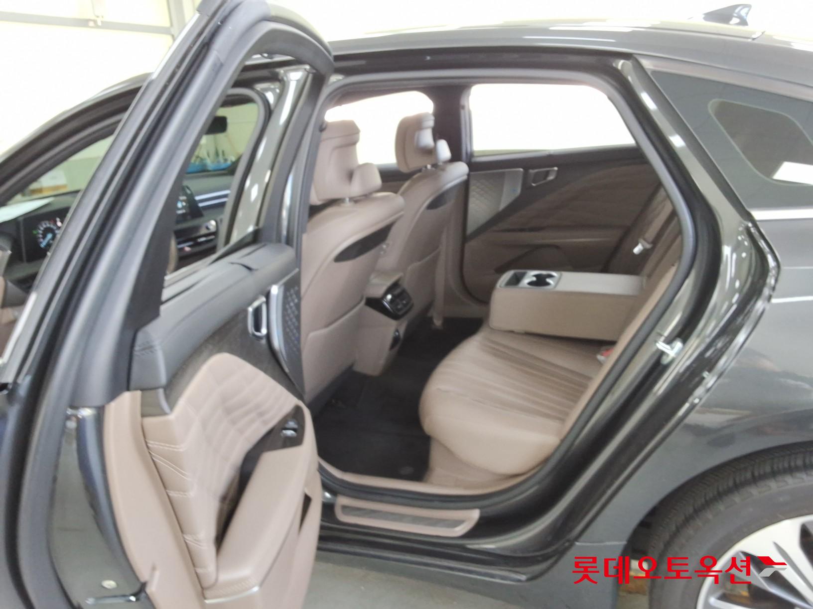 2022 - kia k8
