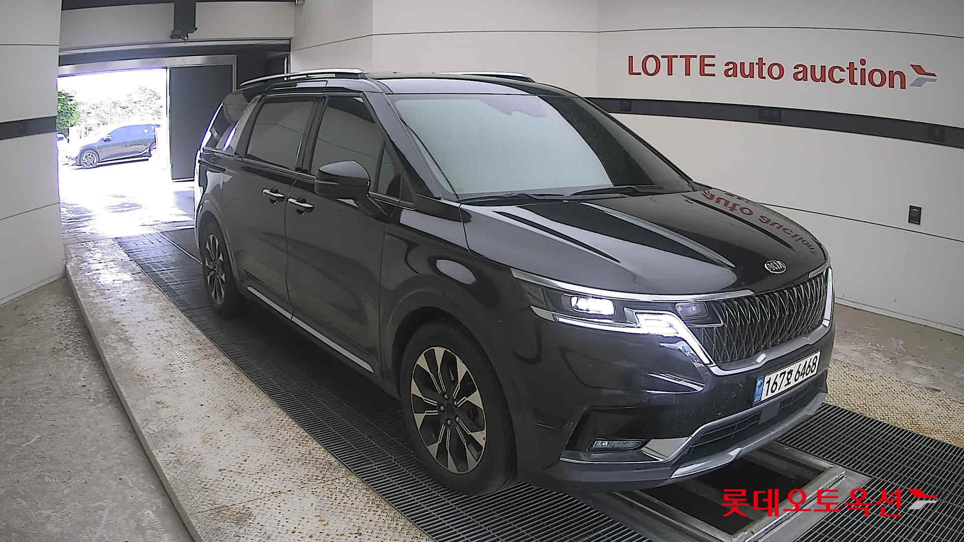 Kia Carnival 2021 Черный из Кореи, фото 2