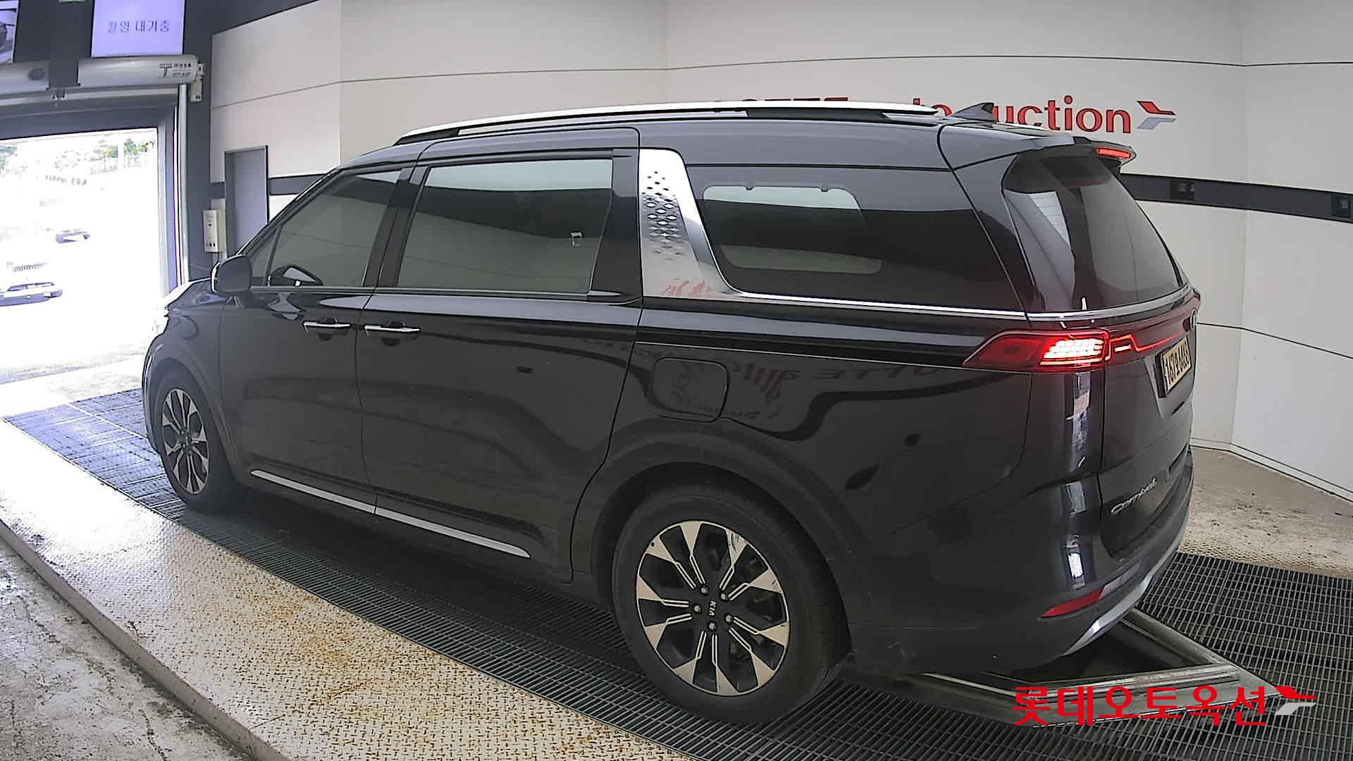 Kia Carnival id 4504276 из Кореи 10