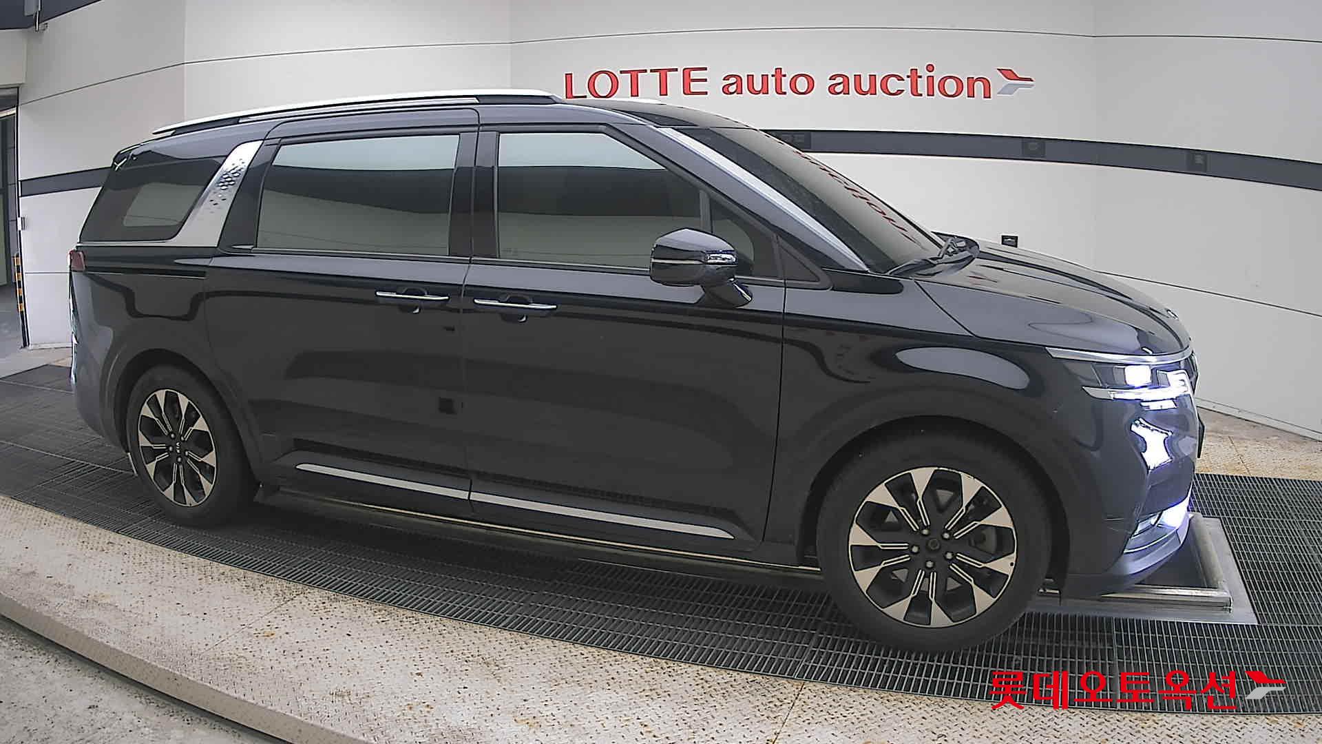 Kia Carnival id 4504276 из Кореи 17