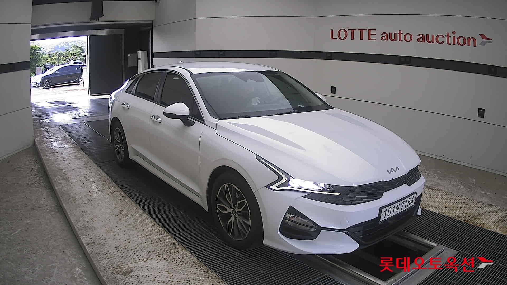 Kia K5 2022 Белый из Кореи, фото 2