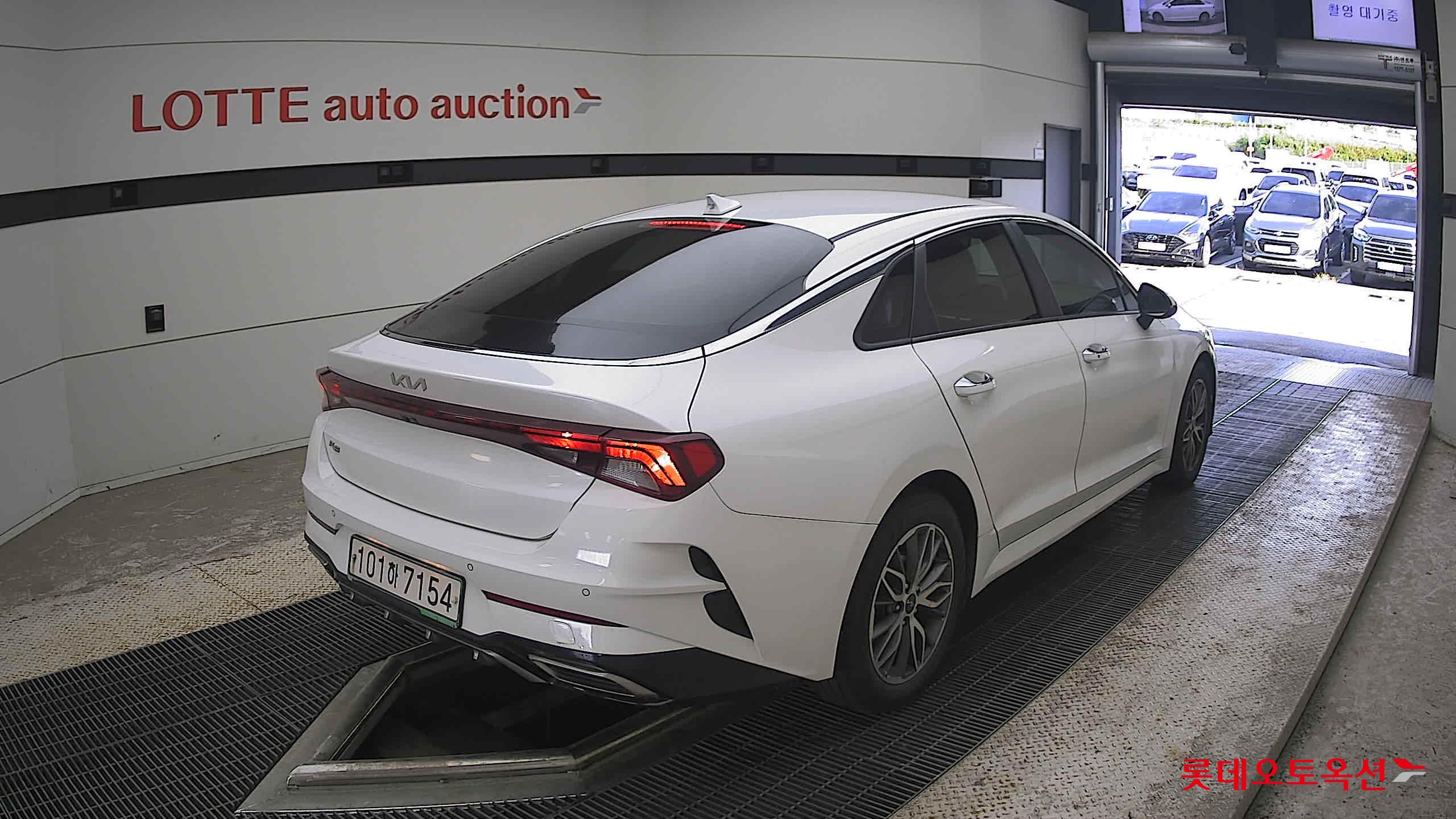 Kia K5 2022 Белый из Кореи, фото 4