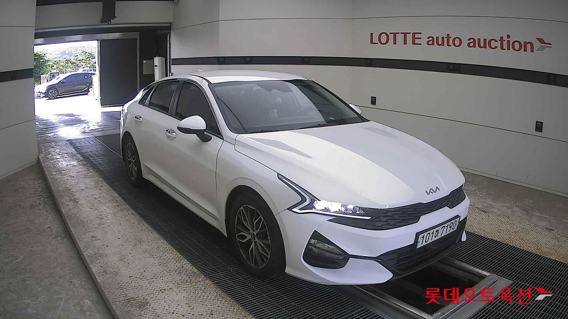 Kia K5 2022 Белый из Кореи, фото 2