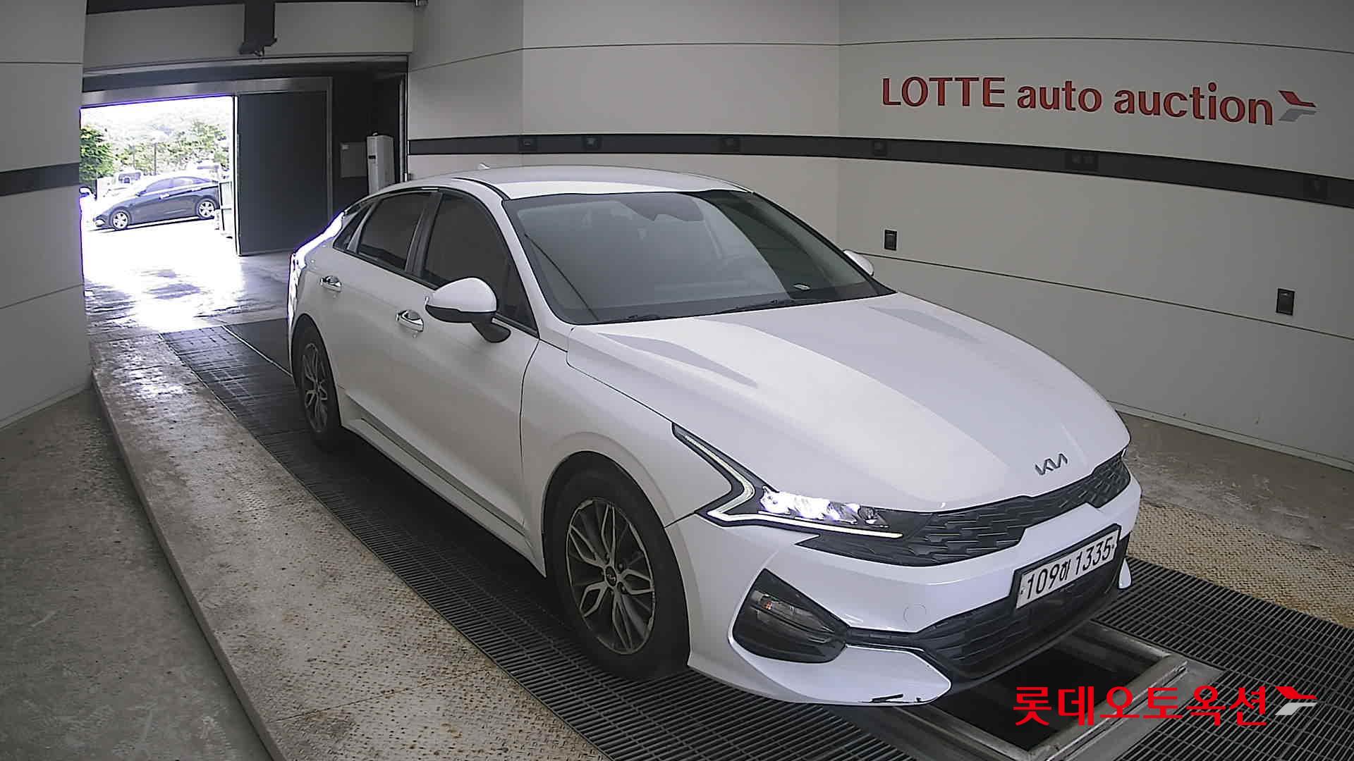 Kia K5 2022 Белый из Кореи, фото 2