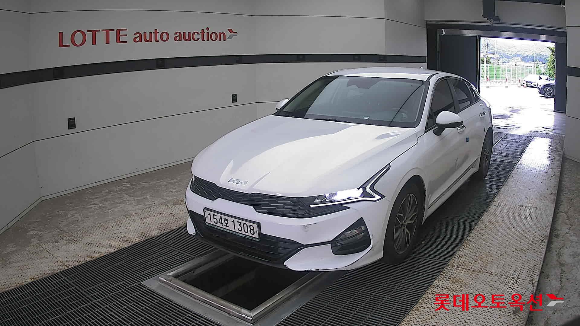 2022 - kia k5
