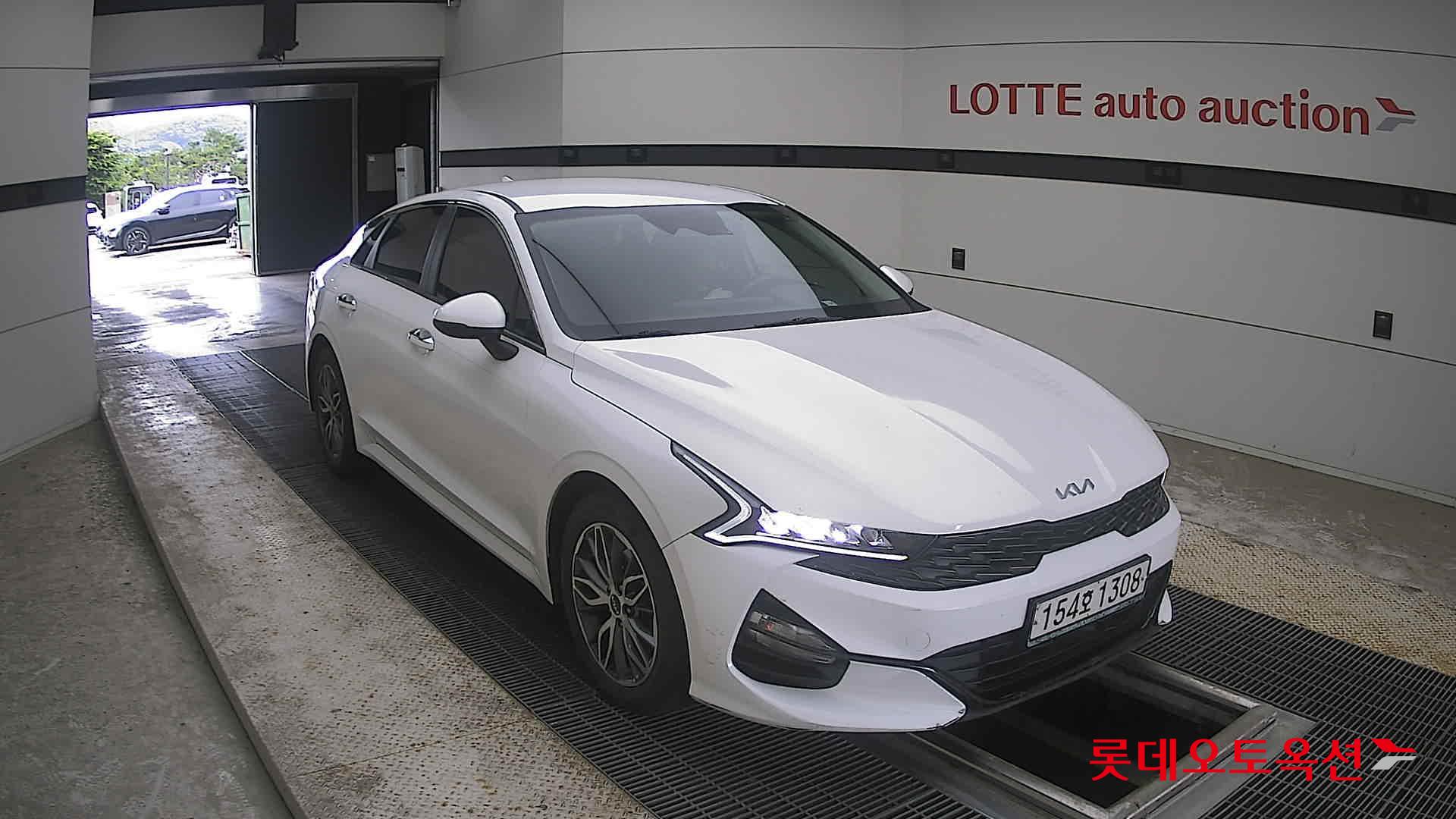 2022 - kia k5