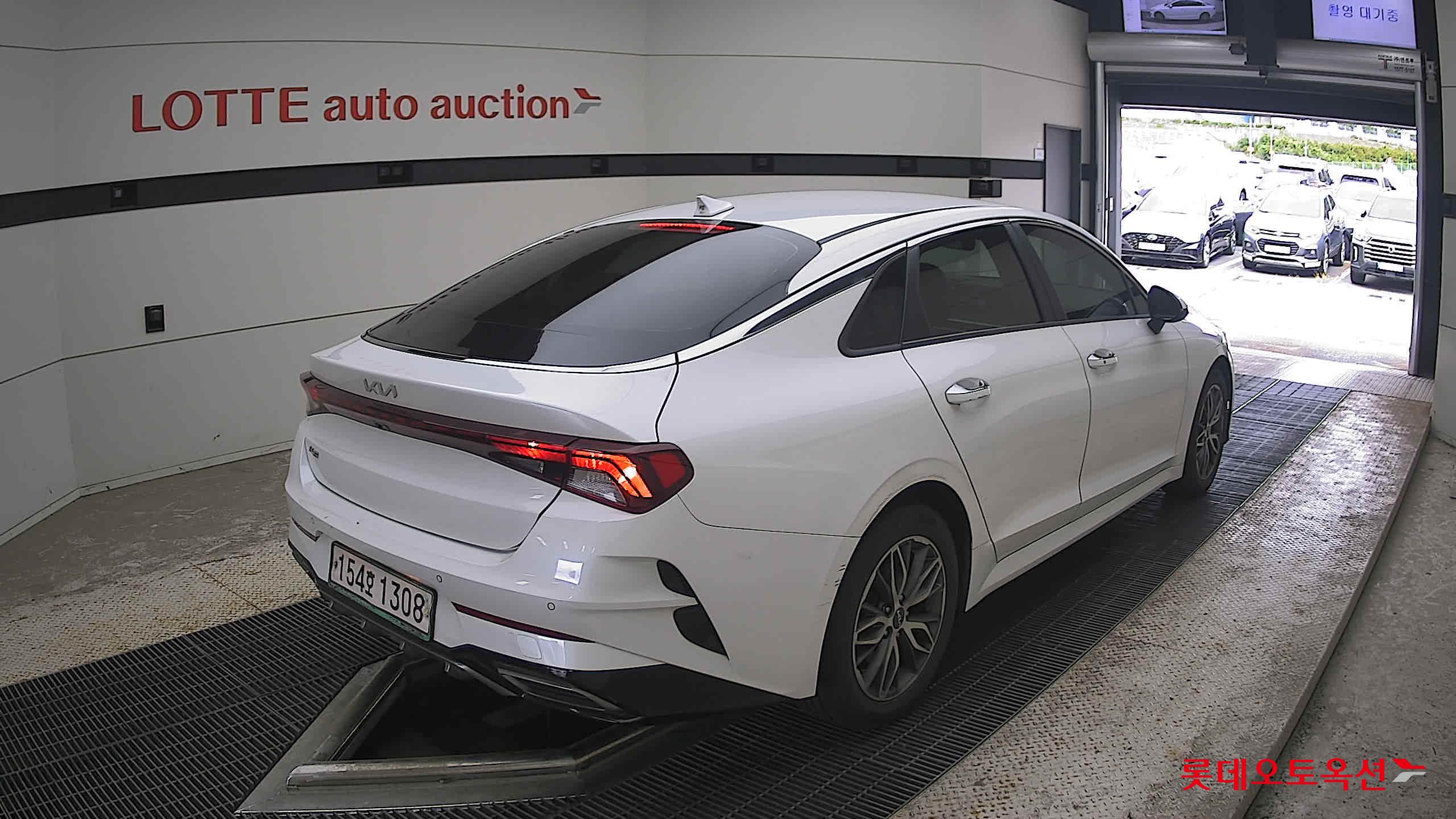 2022 - kia k5