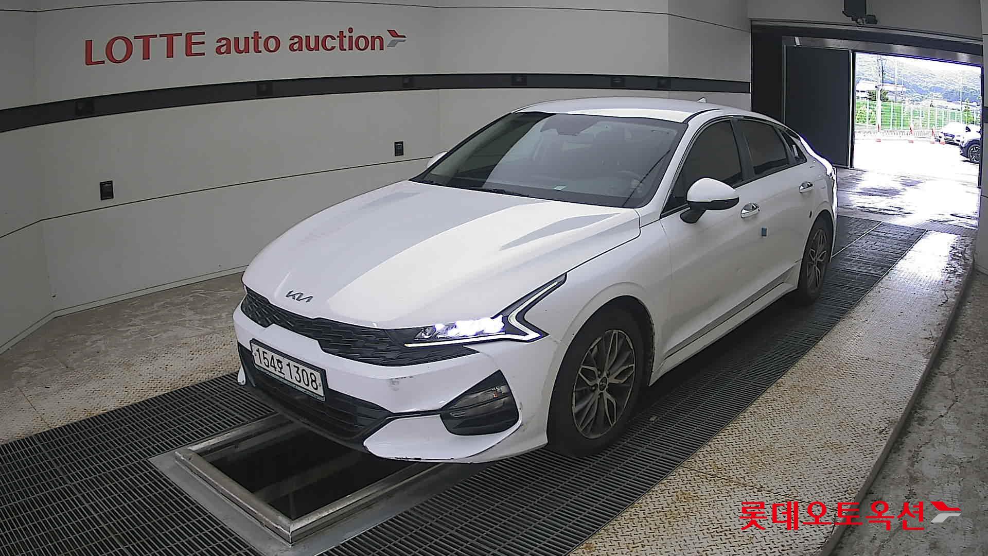 2022 - kia k5