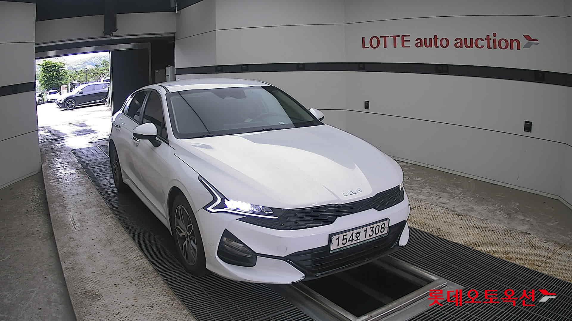 2022 - kia k5