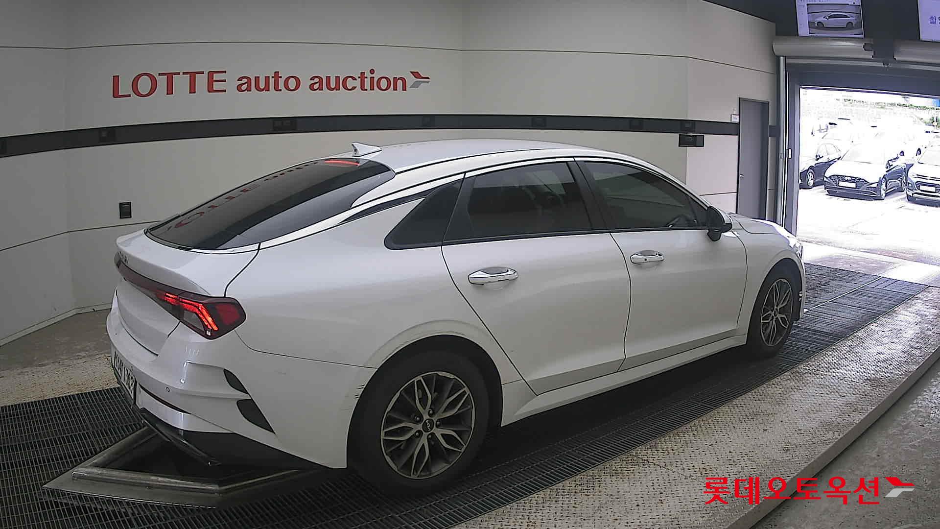 2022 - kia k5