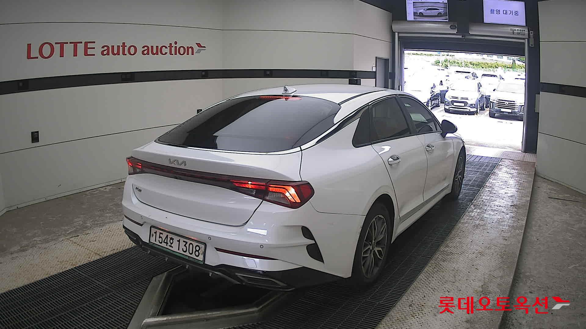 2022 - kia k5