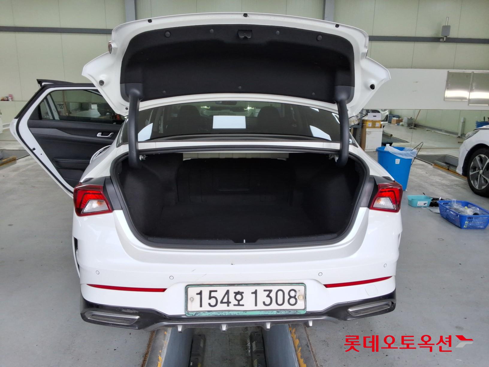 2022 - kia k5