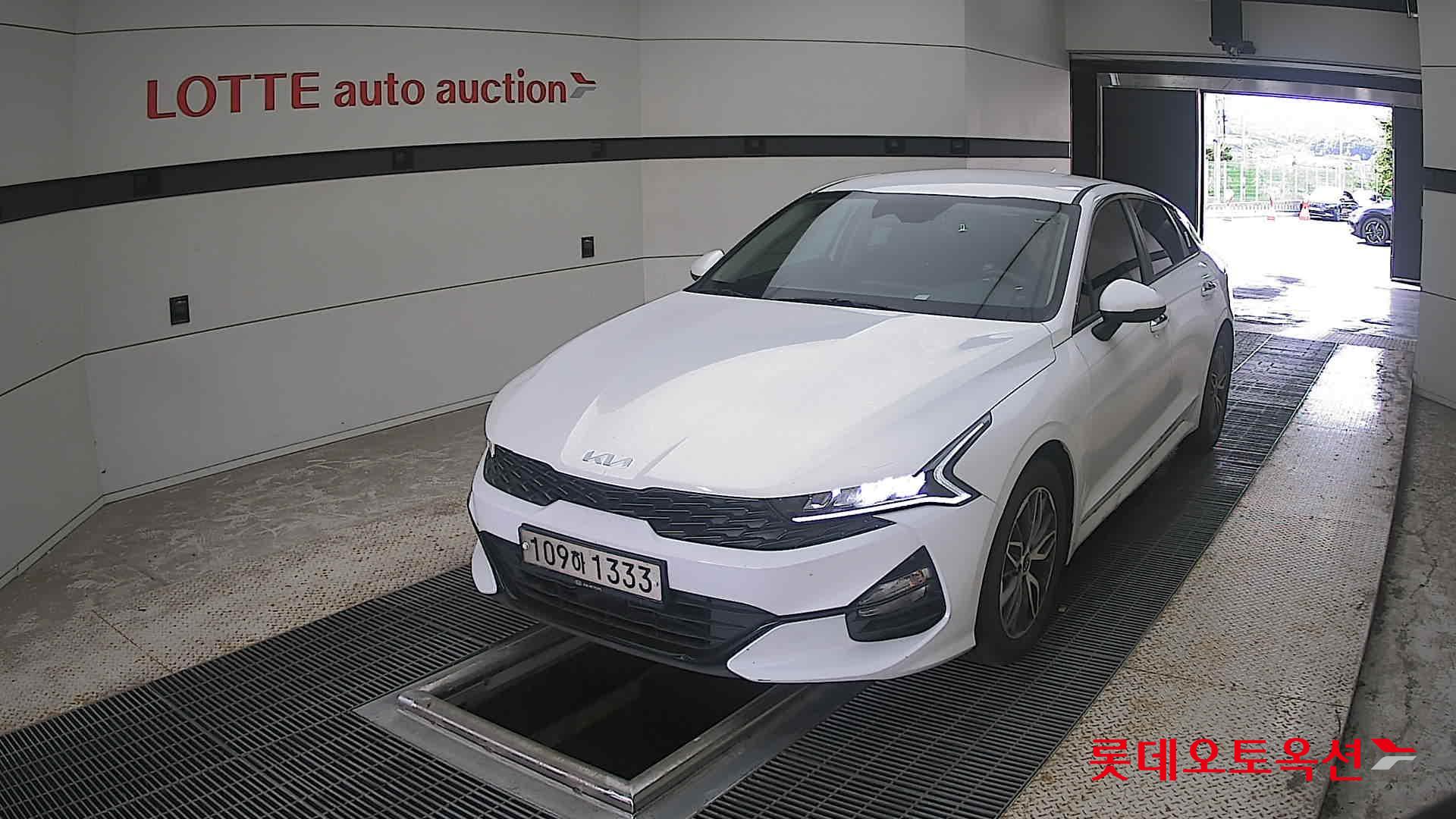 2022 - kia k5
