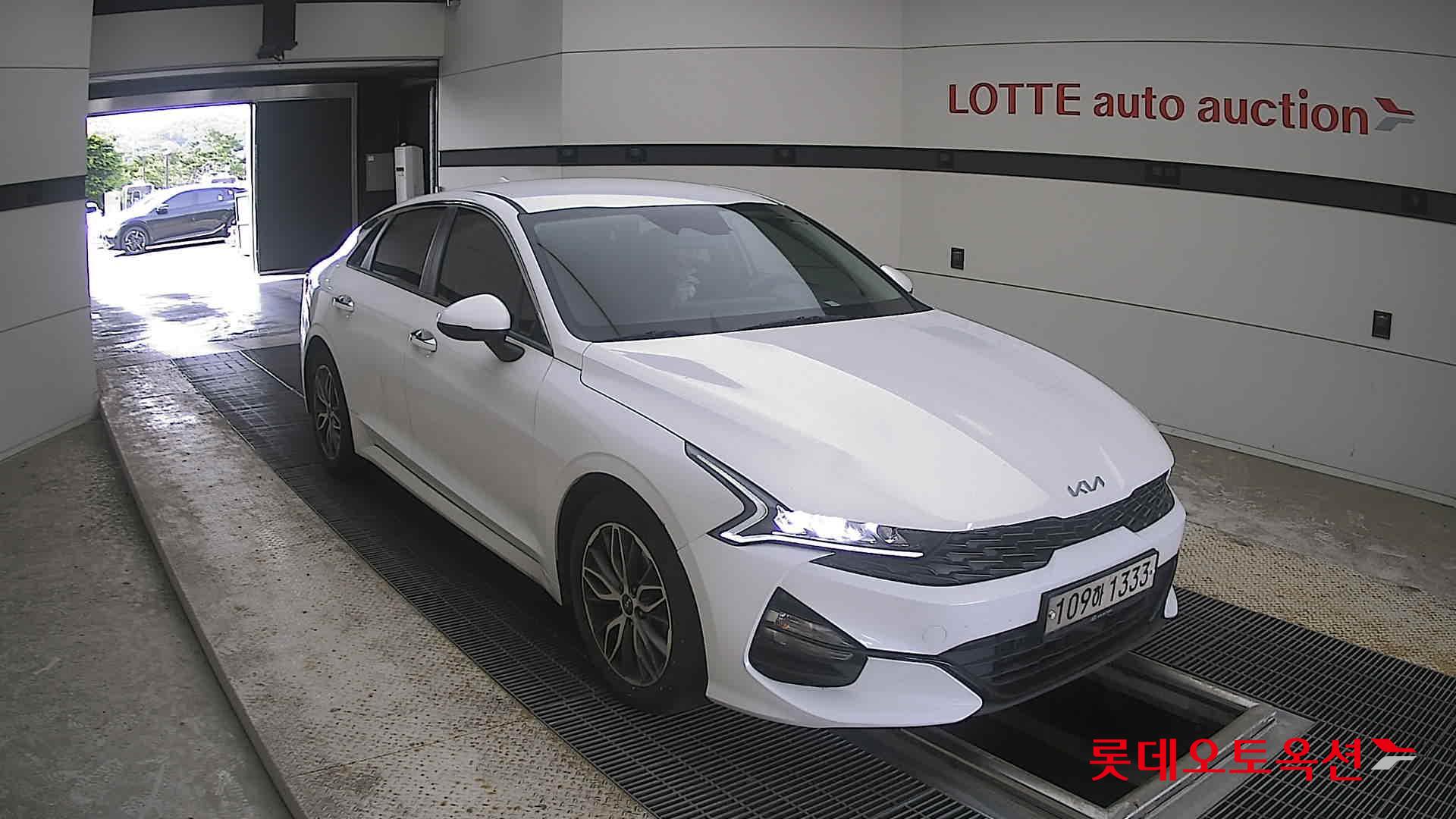 2022 - kia k5