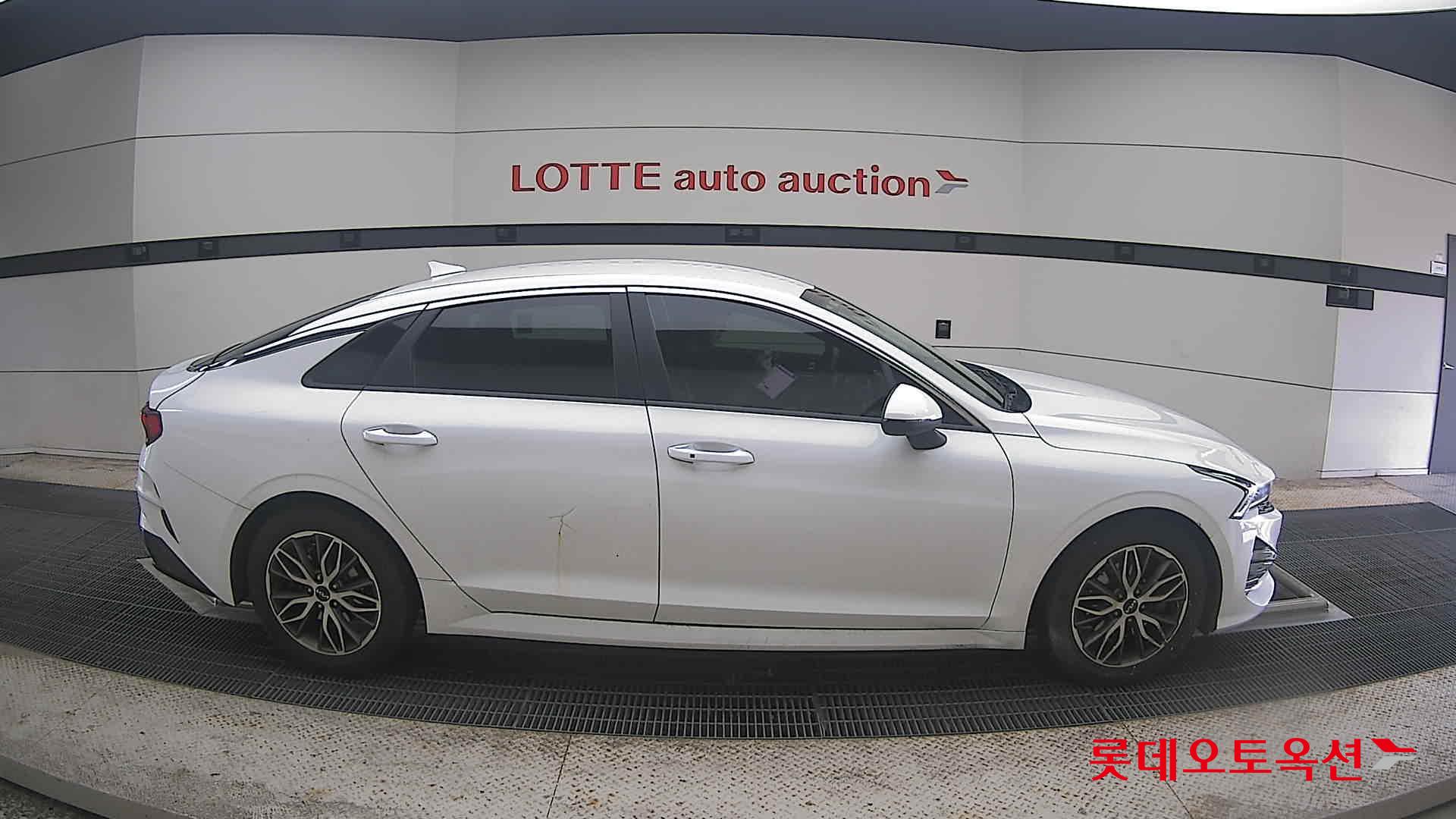 2022 - kia k5