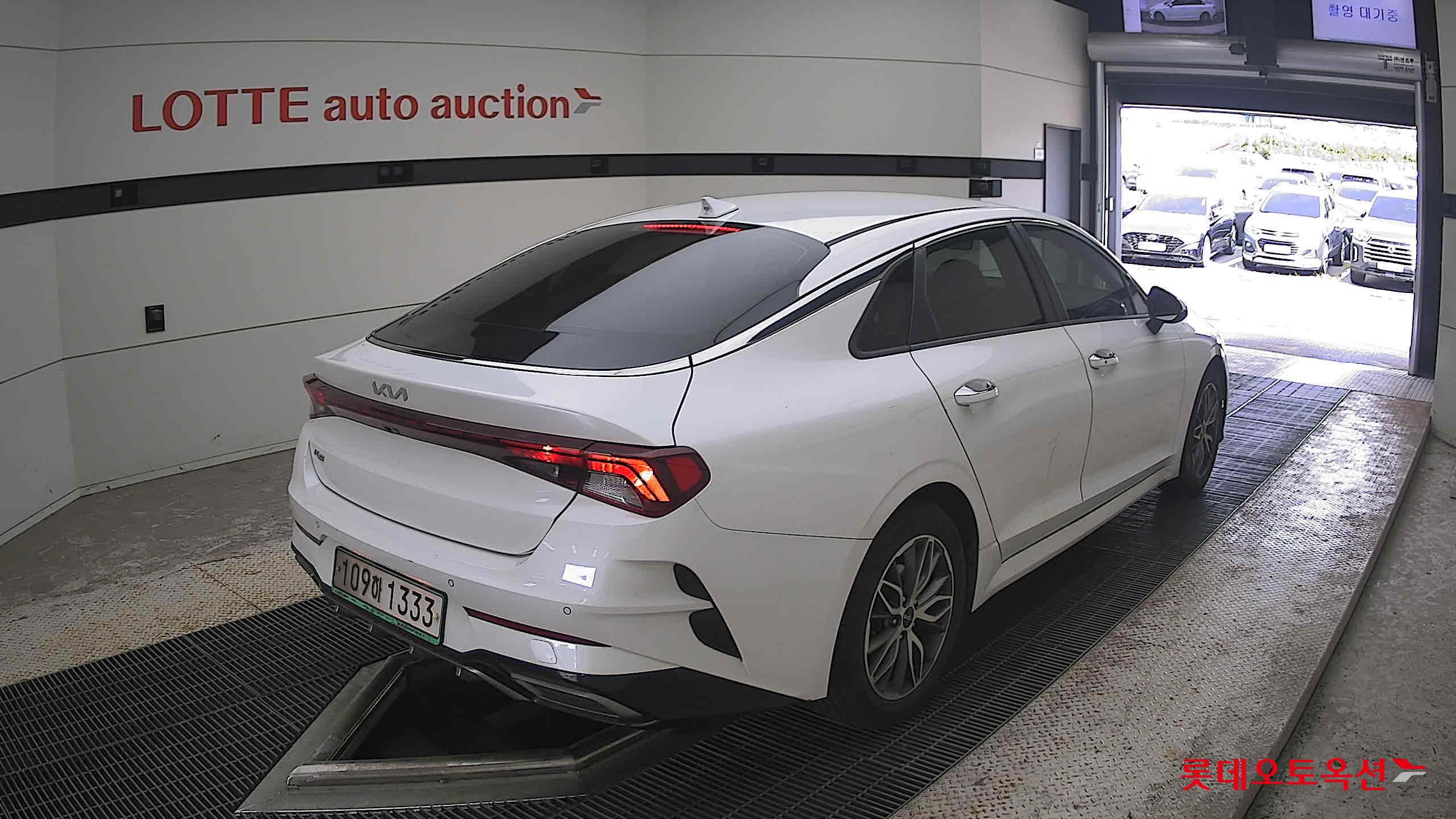 2022 - kia k5