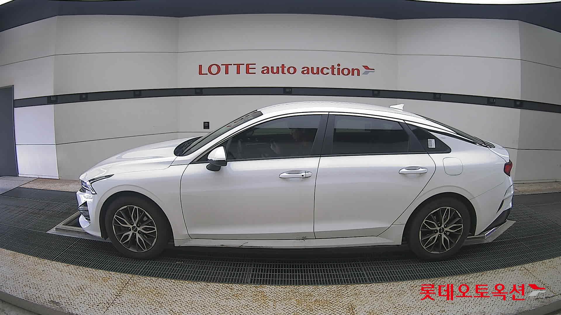 2022 - kia k5
