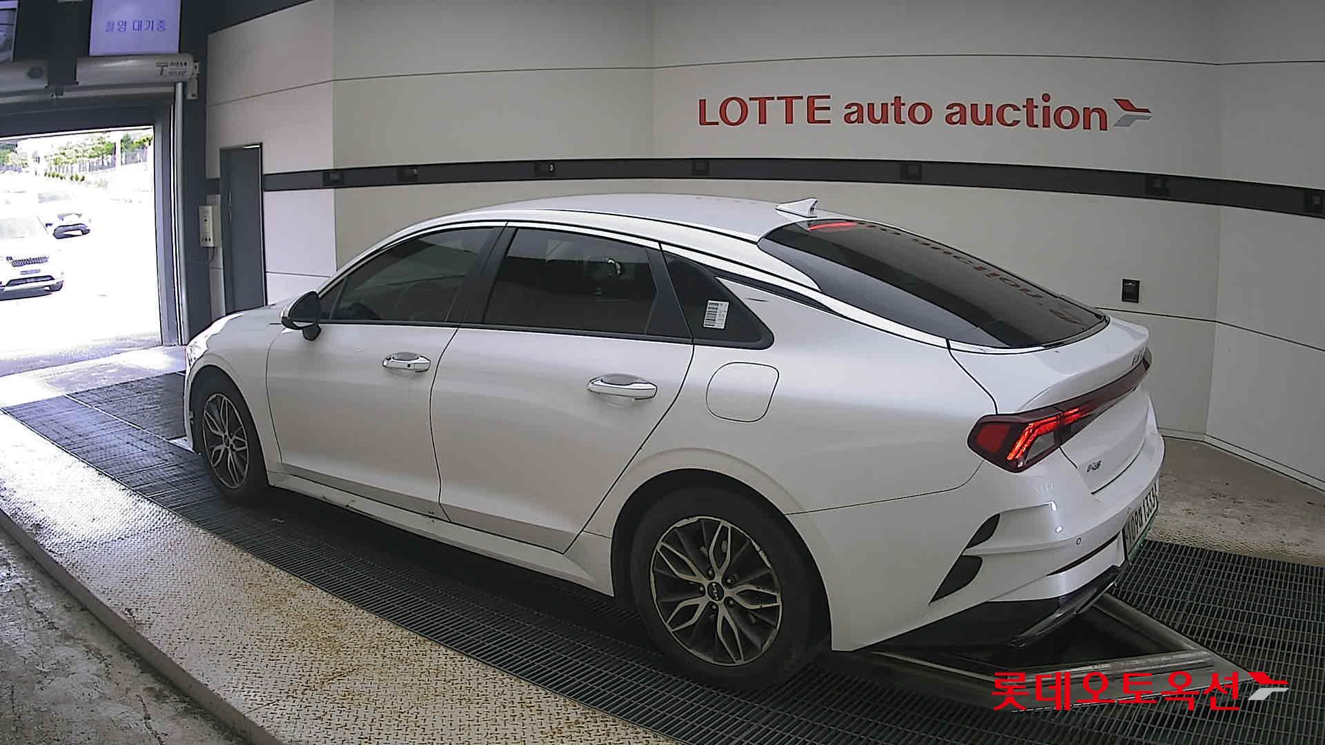 2022 - kia k5
