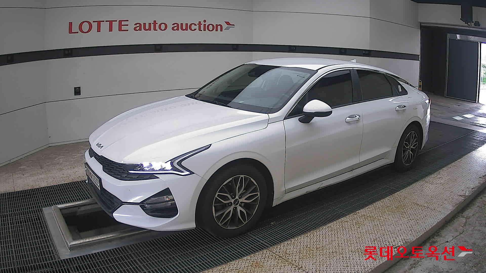 2022 - kia k5