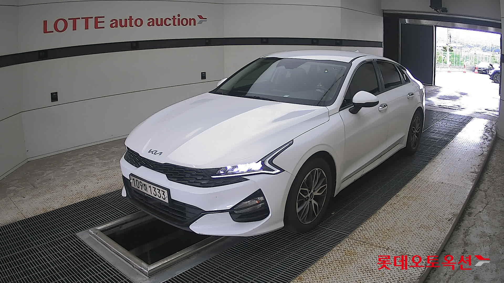 2022 - kia k5