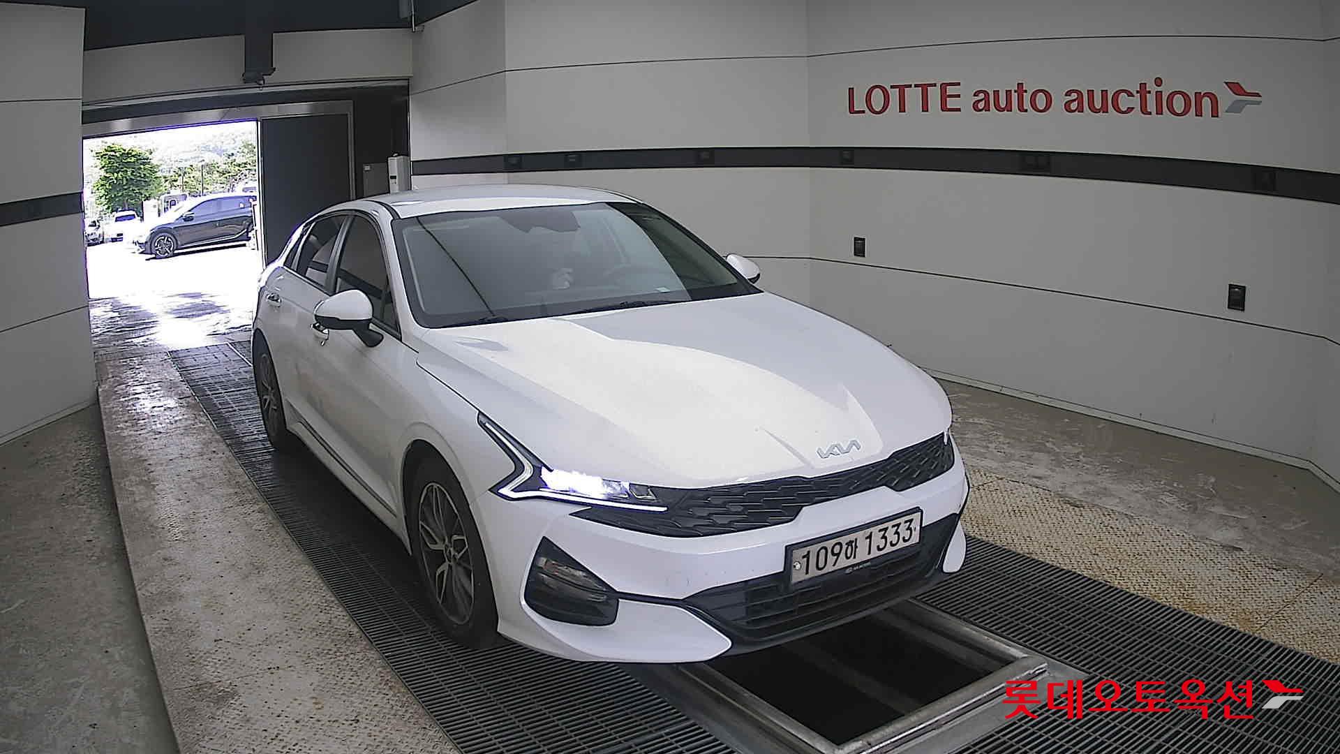 2022 - kia k5