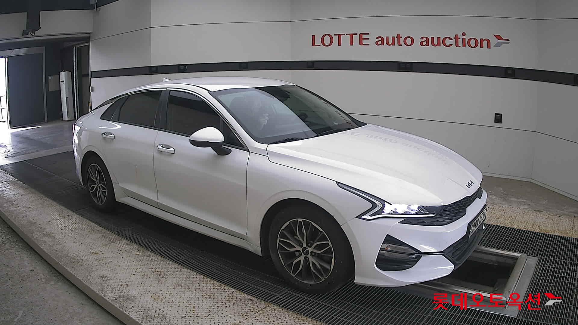 2022 - kia k5