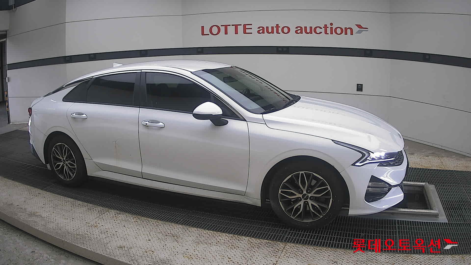 2022 - kia k5