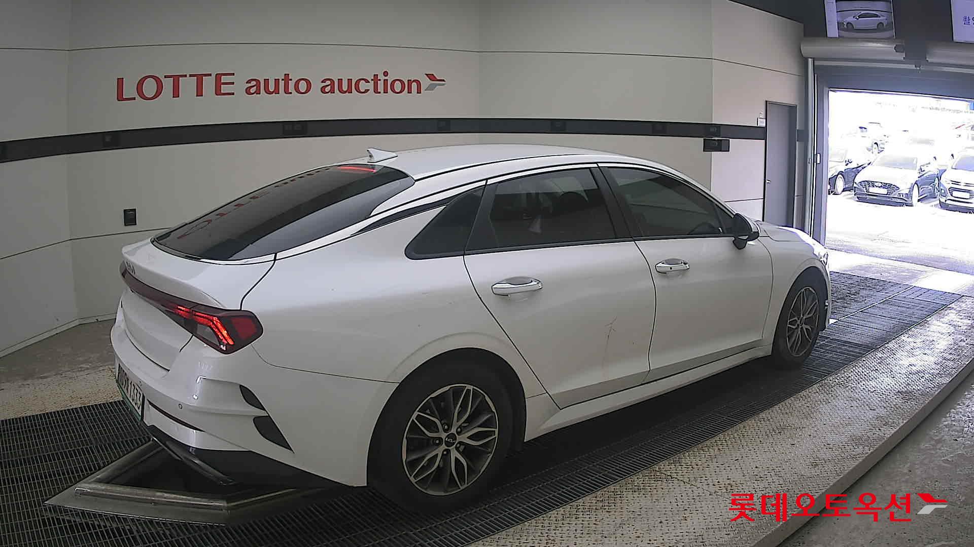 2022 - kia k5
