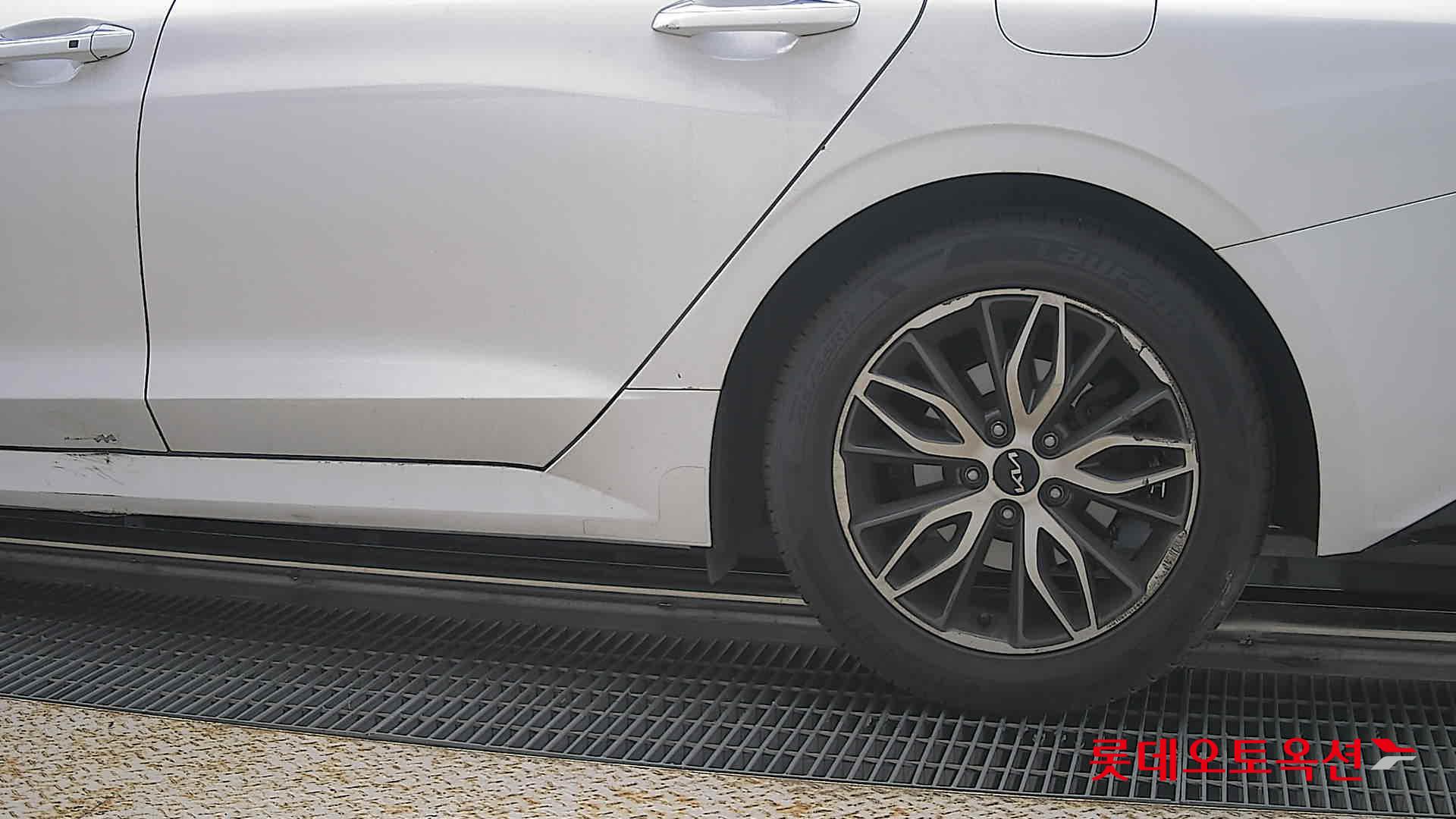 2022 - kia k5