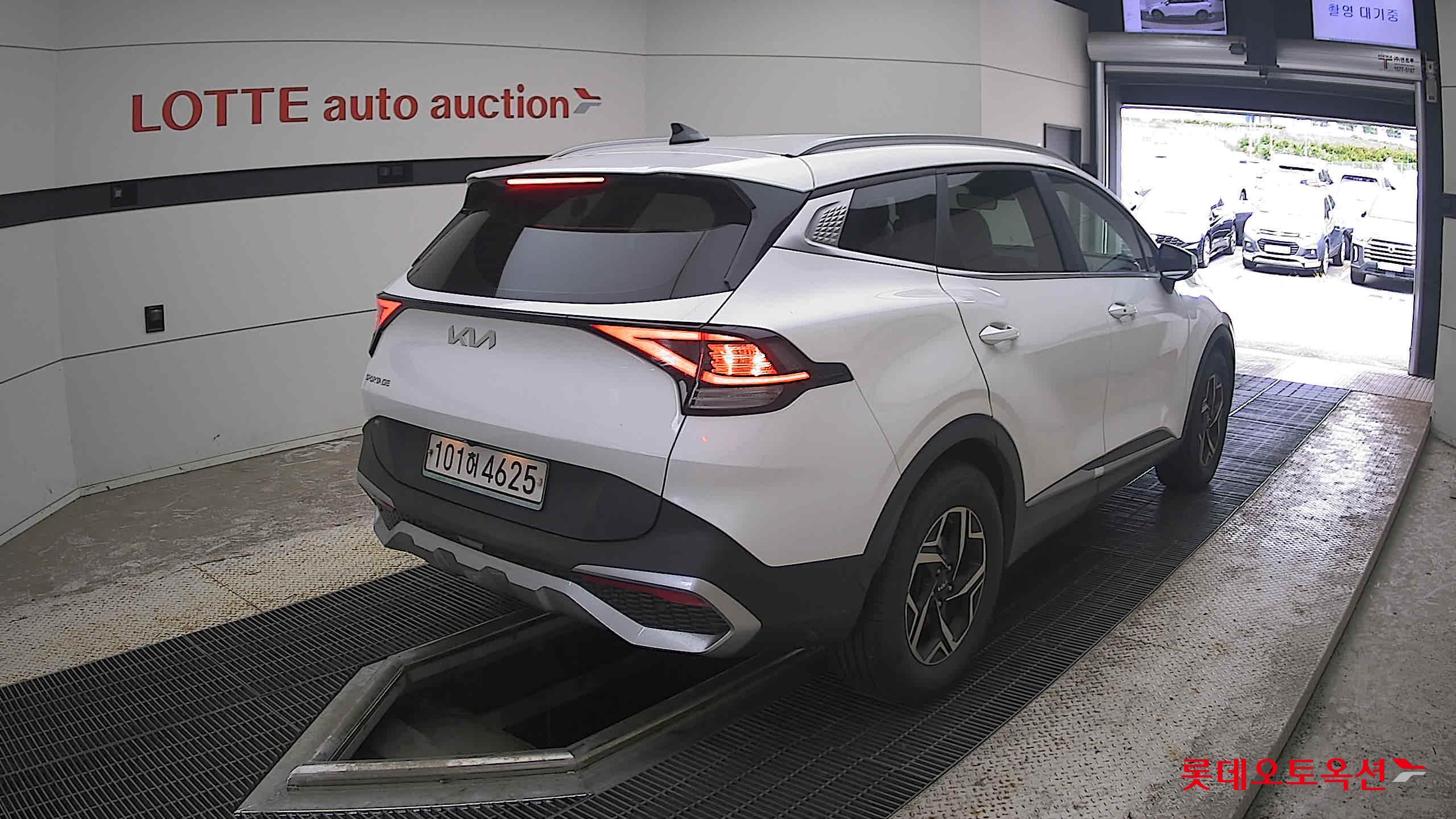 2022 - kia sportage