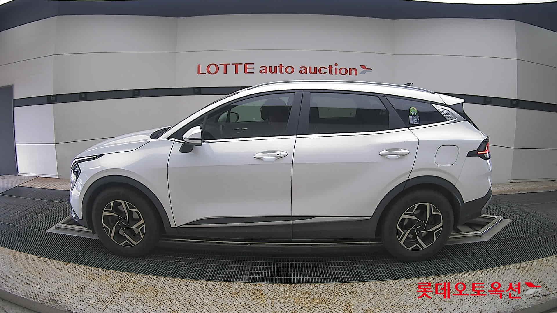 2022 - kia sportage