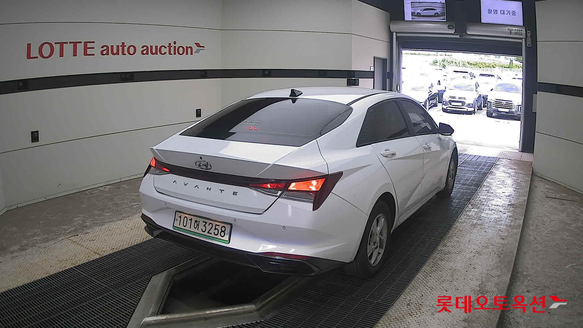 2021 - hyundai avante