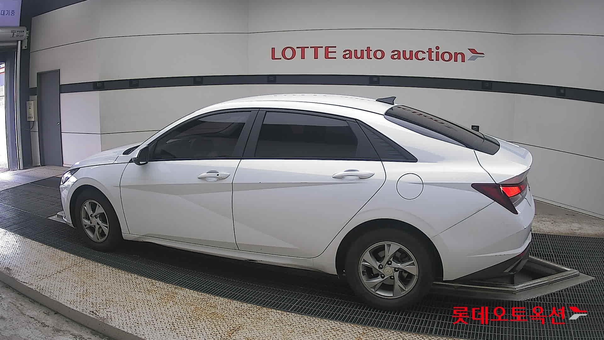 2021 - hyundai avante