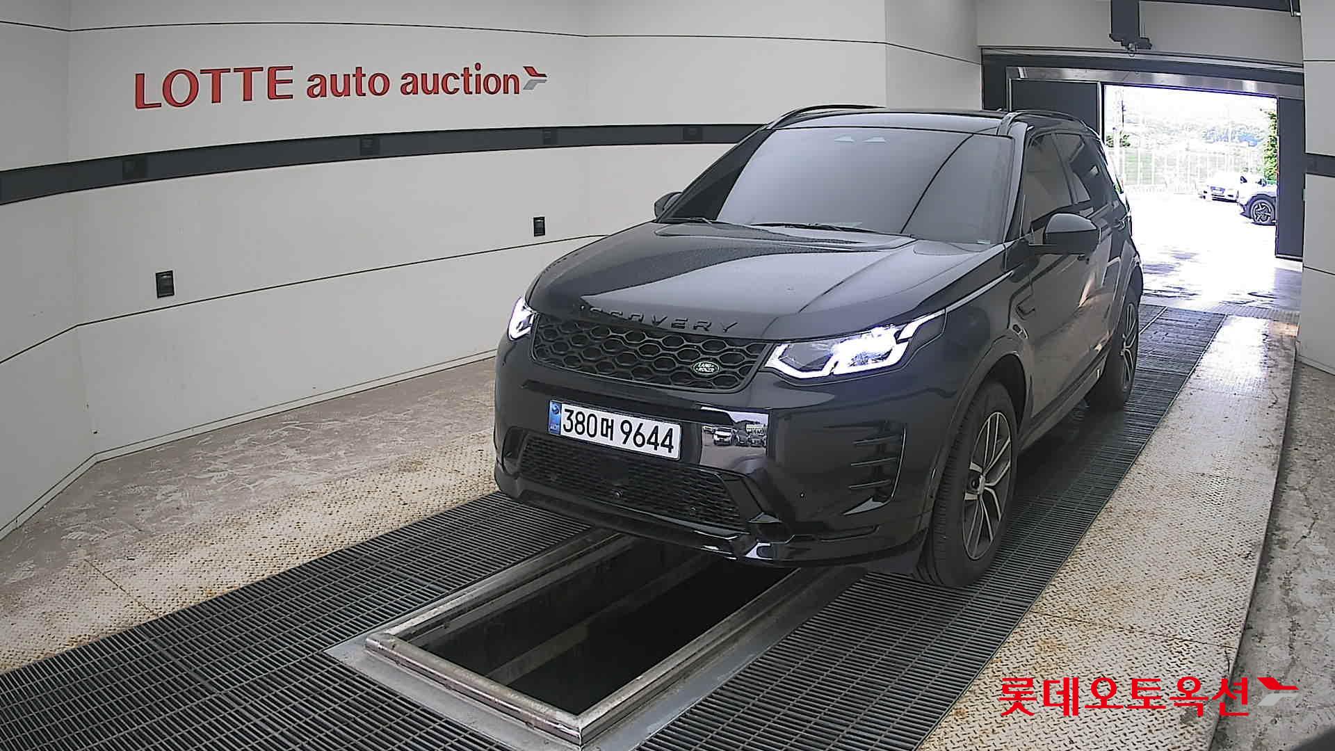 2025 - land rover discovery