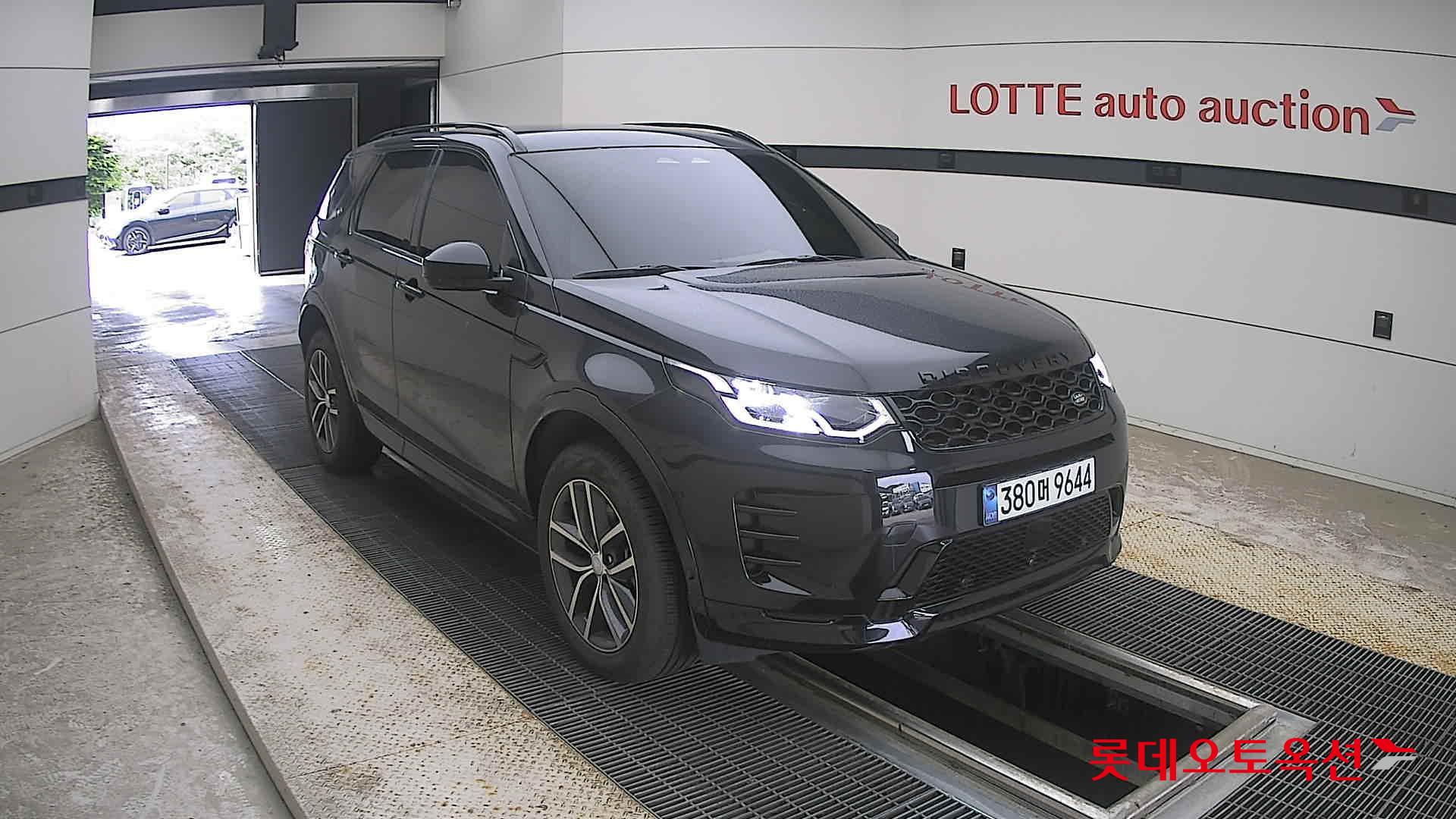 2025 - land rover discovery
