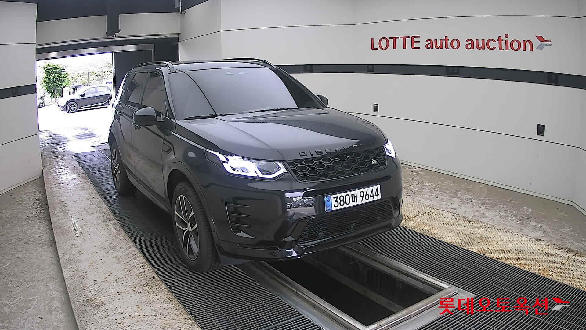 2025 - land rover discovery