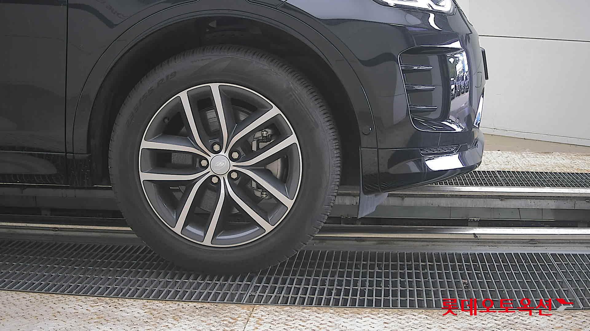 2025 - land rover discovery