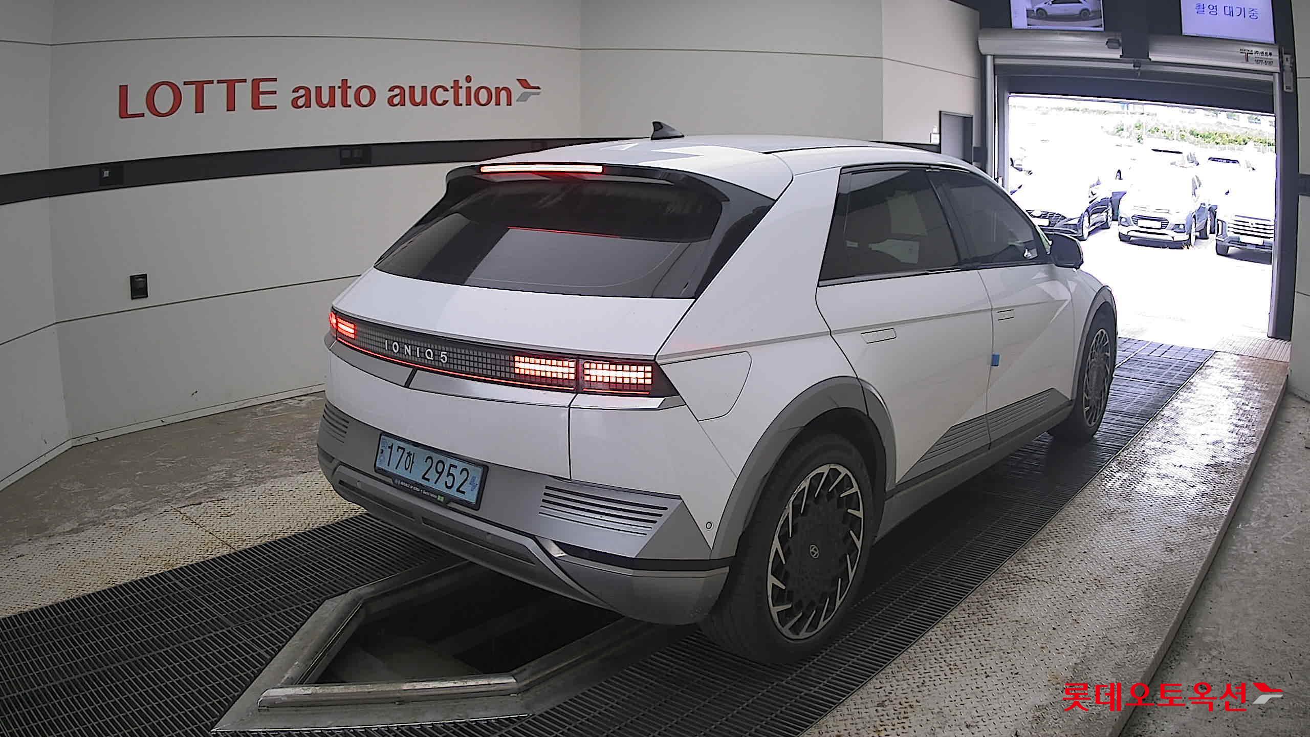 2024 - hyundai ioniq
