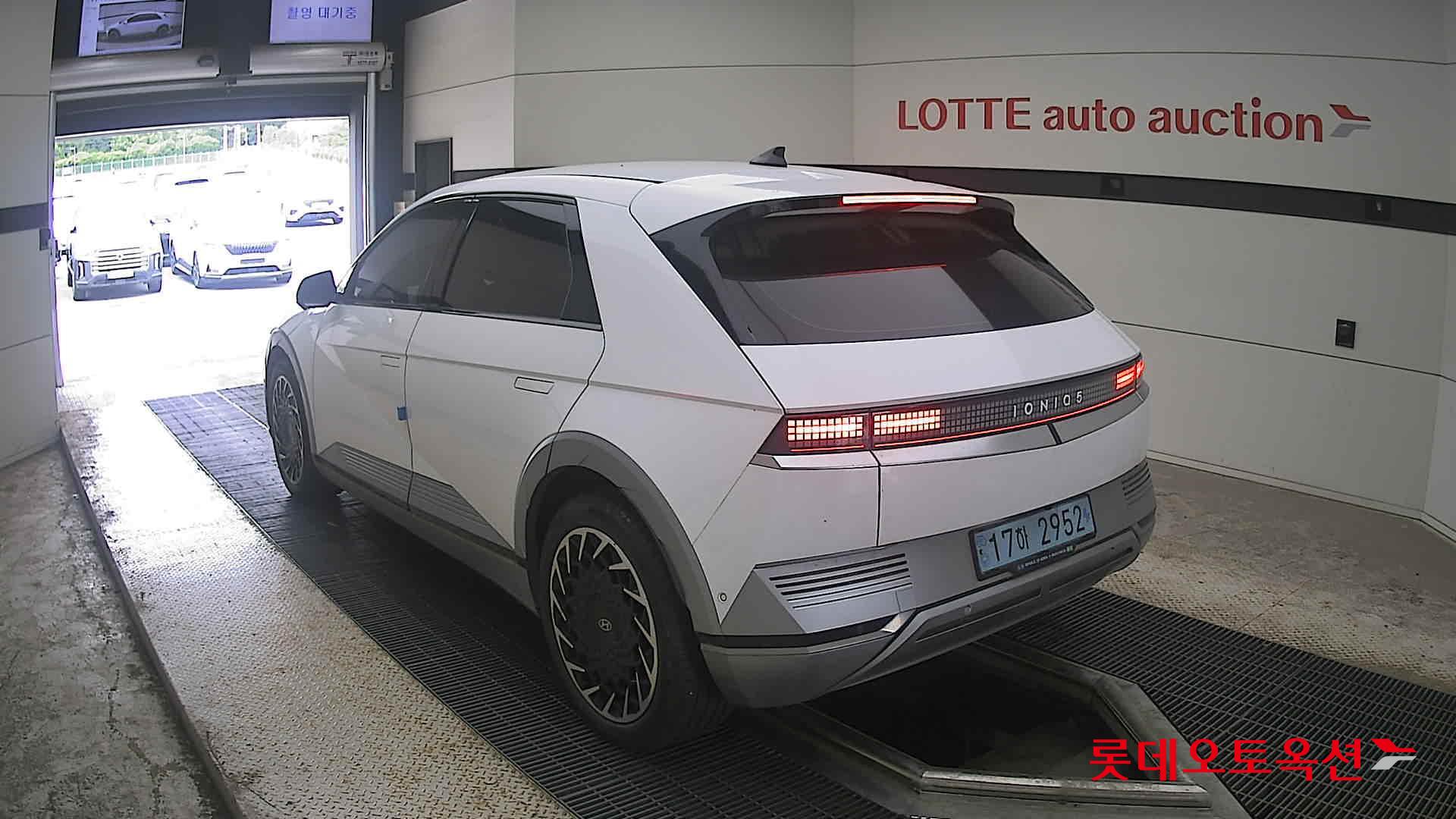 2024 - hyundai ioniq