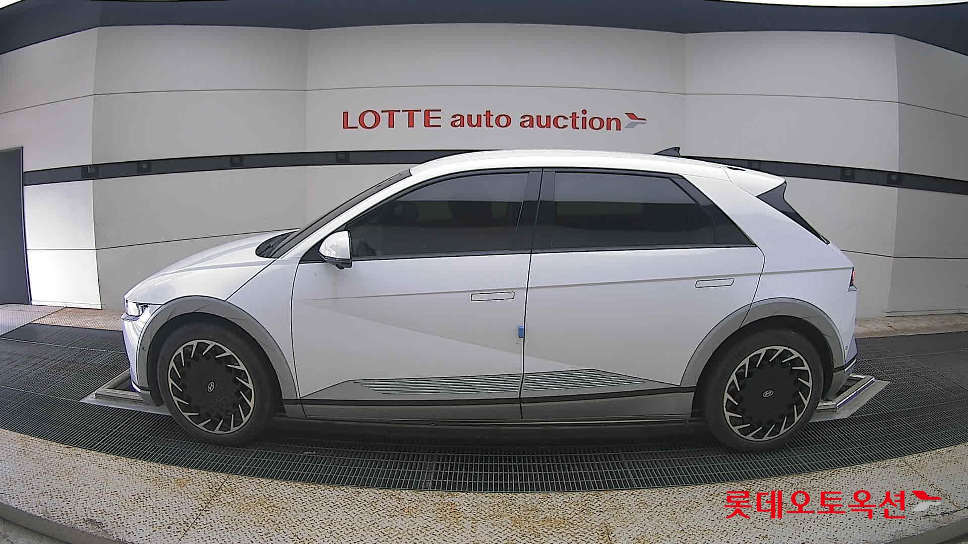 2024 - hyundai ioniq