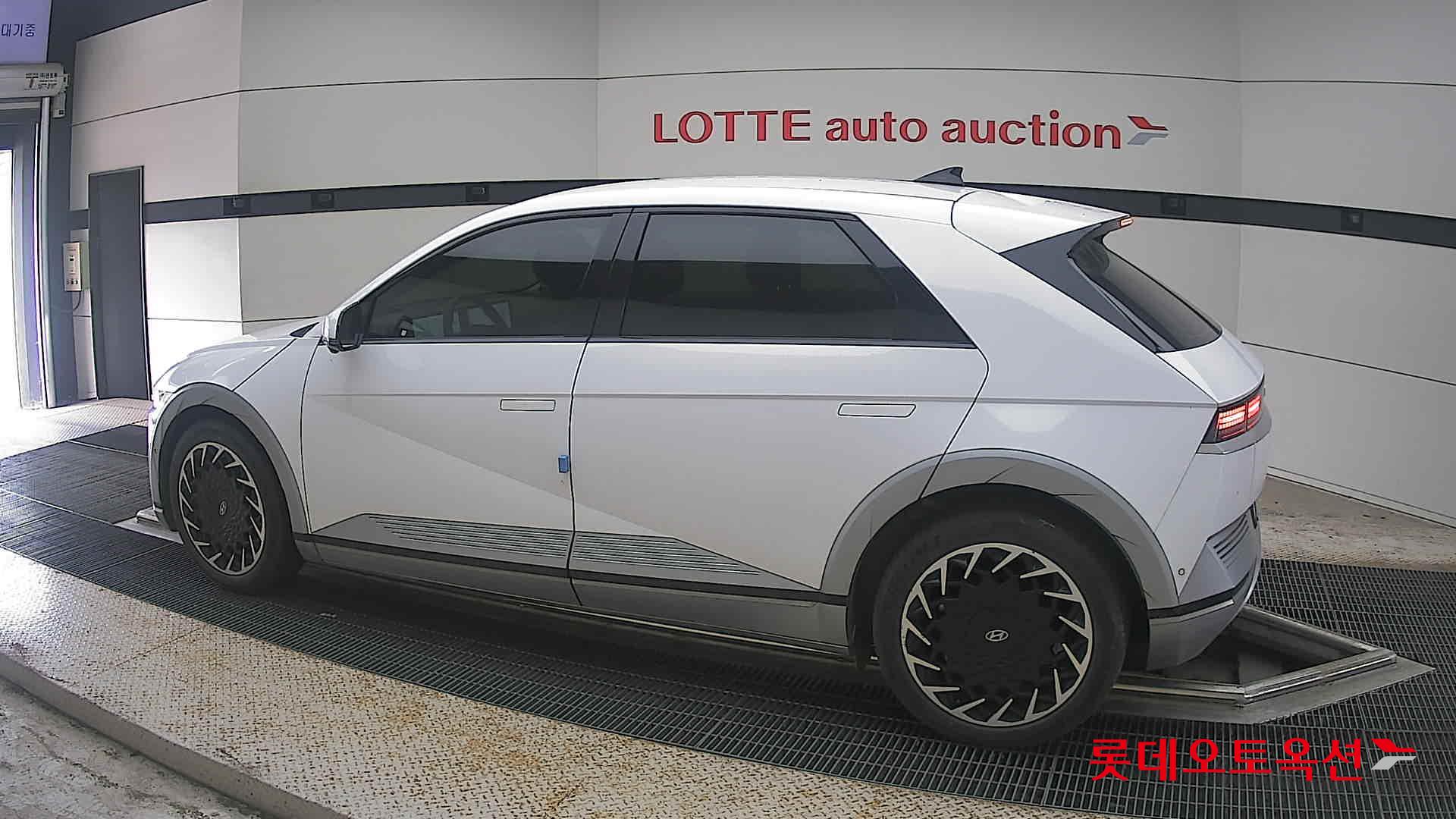 2024 - hyundai ioniq
