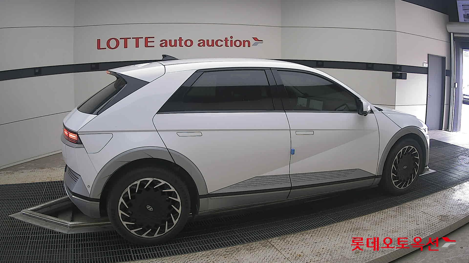 2024 - hyundai ioniq