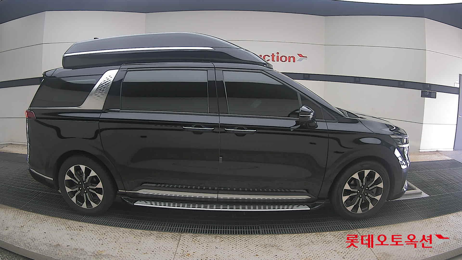 2022 - kia carnival