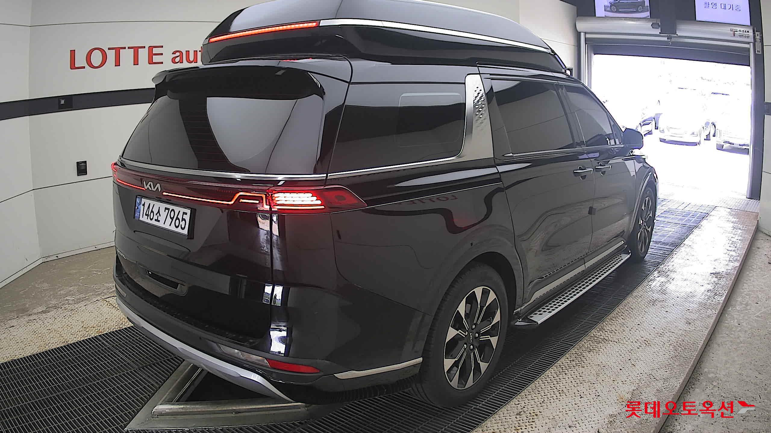 2022 - kia carnival