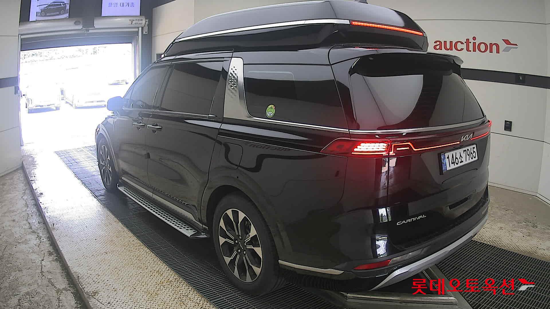 2022 - kia carnival